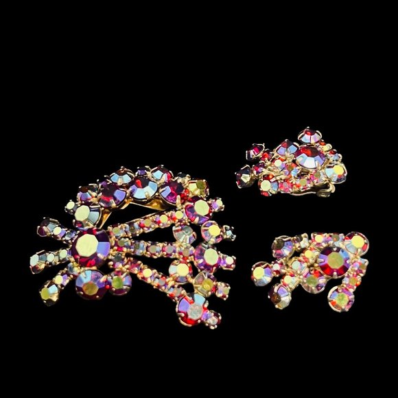 Gold Tone Aurora Borealis Rhinestone Abstract Brooch And Clip On Earrings (5132) - Picture 9 of 9